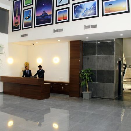The Sky Court Hotel Aurangabad  Bagian luar foto