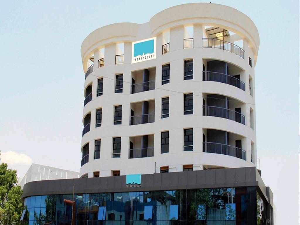 The Sky Court Hotel Aurangabad  Bagian luar foto