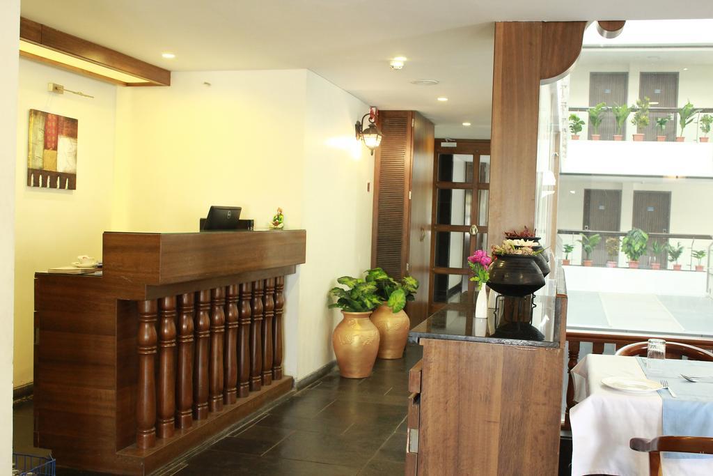 The Sky Court Hotel Aurangabad  Bagian luar foto