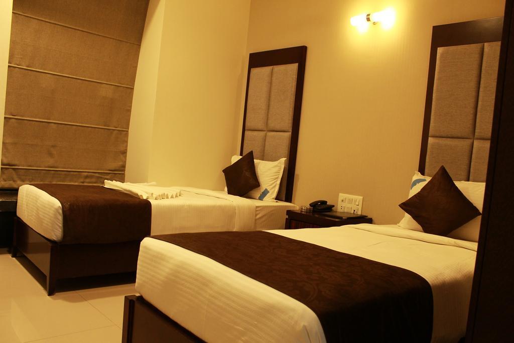 The Sky Court Hotel Aurangabad  Bagian luar foto